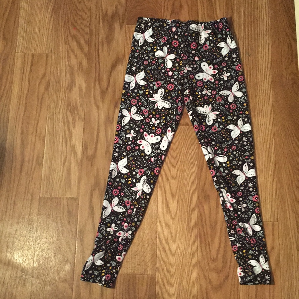 Black designed leggings the brand is Bobble brooks.